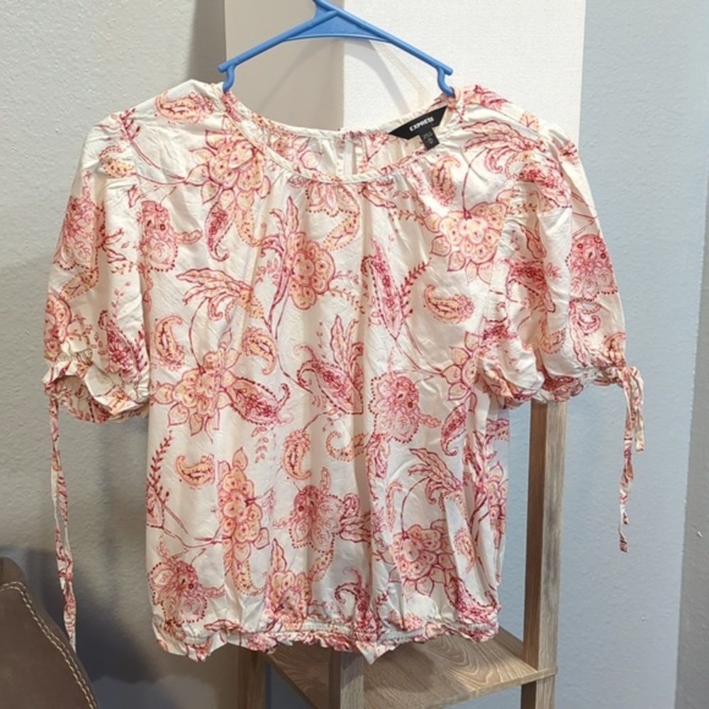 Express Floral Design Top With Elastic Hem & Tie Short Sleeves Size Medium